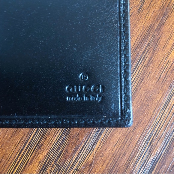 SOLD | GUCCI | FIRM Authentic Men’s Wallet - Picture 4 of 6